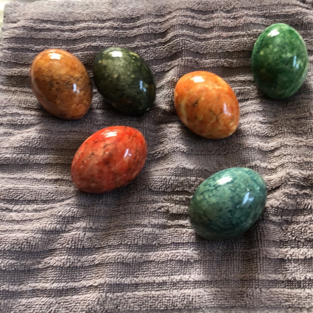 Alabaster eggs 6 eggs beautiful. Nice condition. 👜👜👜👜 - Picture 2 of 3